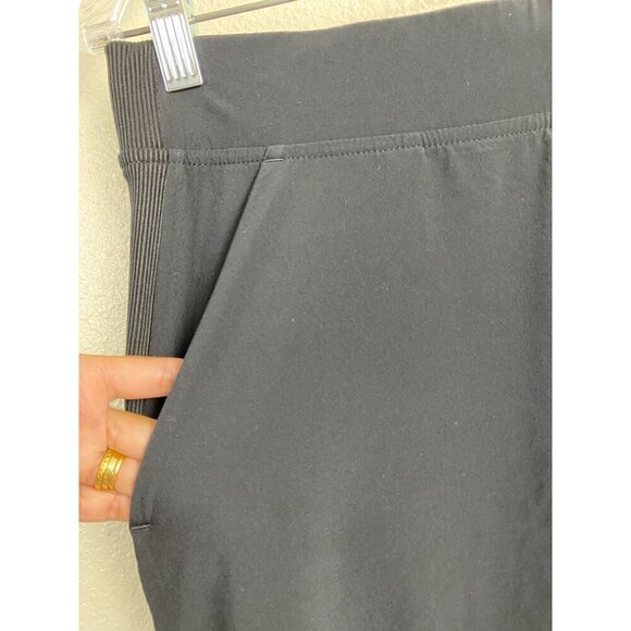 Athleta Black Brooklyn Mid Rise Ankle Utility Pants Size 6 Athleisure - Picture 11 of 16